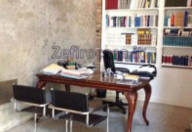 Reggio Emilia - Zona Tribunale - Ufficio/Loft con soppalco. Locazione