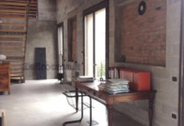 Reggio Emilia - Zona Tribunale - Loft con soppalco e area cortiliva privata