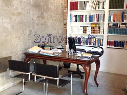 Reggio Emilia - Zona Tribunale - Ufficio/Loft con soppalco. Locazione