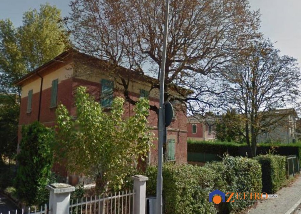Vendita Casa Indipendente Anzola dell'Emilia - ANZOLA E. - Casa indipendente e fabbricato accessorio su lotto di 800 mq. Località -----
