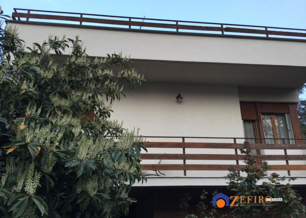 Casa Indipendente in vendita  320 m² in buone condizioni, Valsamoggia, località Crespellano