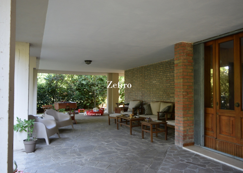 Casa Indipendente in vendita  320 m² in buone condizioni, Valsamoggia, località Crespellano